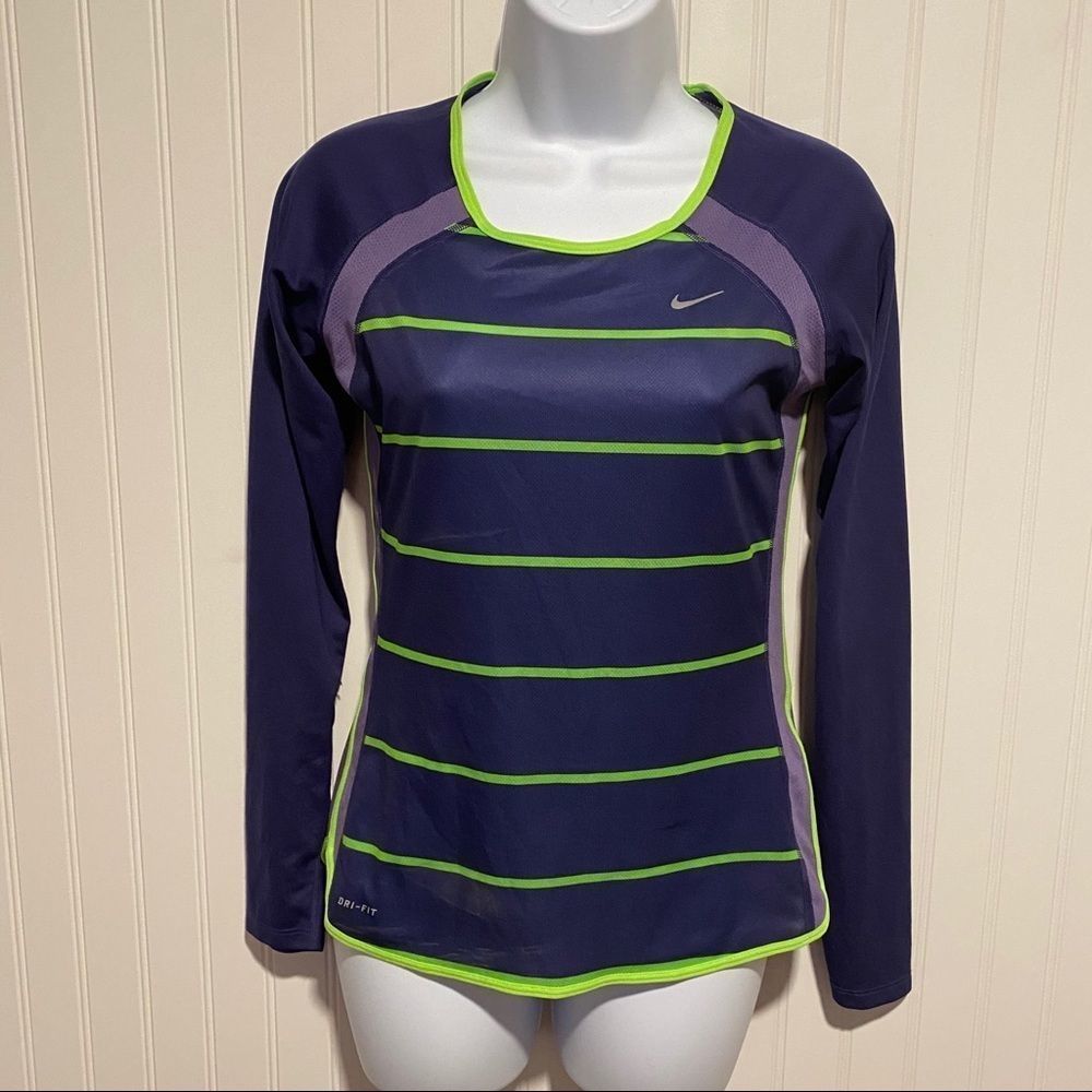 Nike dri fit women’s pullover running shirt